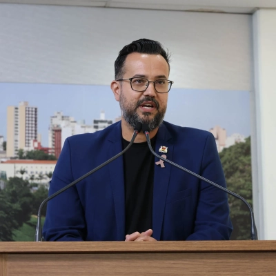 Fábio Simoa solicita informações sobre pavimentação asfáltica de rua no Jardim do Sol