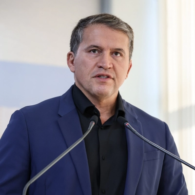 Roberto Freitas defende substituição gradual da frota do transporte coletivo por ônibus elétricos