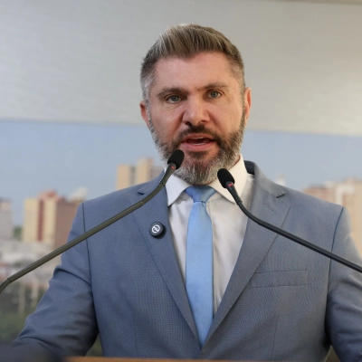 Henri Arida questiona o Executivo sobre a roçagem de mudas de árvore no bairro Piazza di Roma