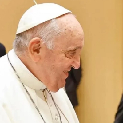 Vaticano confirma morte do papa por AVC e colapso cardiovascular