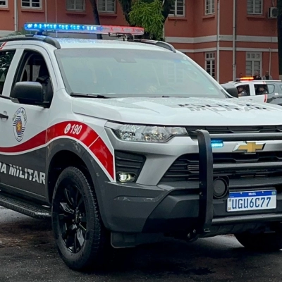 PM atende chamada de perturbação de sossego e prende mulher procurada pela Justiça