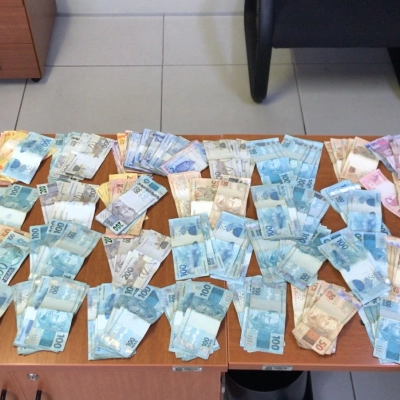 Operação do 14º BAEP prende suspeito e apreende mais de R$ 38 mil em Ibiúna
