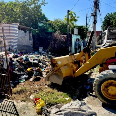 Prefeitura remove mais de 7 toneladas de inservíveis no Vitória Régia