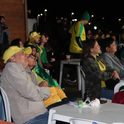Mais de 11 mil pessoas assistem à estreia do Brasil na Copa do Mundo no Parque Campolim e no Paço Municipal