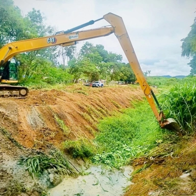 Saae/Sorocaba efetua limpeza e manutenção preventiva de córrego em Brigadeiro Tobias