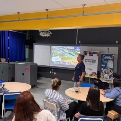 “Turismo vai à Escola” leva projeto a educadores no bairro Jardim Montreal