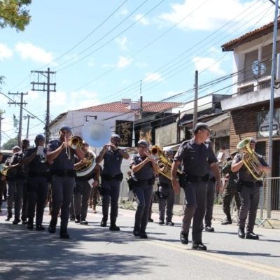 Desfile de Brigadeiro Tobias reúne público de 1,5 mil pessoas neste domingo (18)