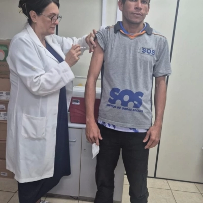 Pessoas em situação de rua são vacinadas contra gripe Influenza em Sorocaba
