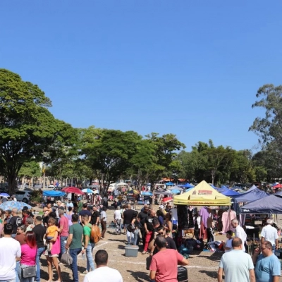 Prefeitura entrega autorizações a comerciantes de rua em solenidade no dia 1.º de junho