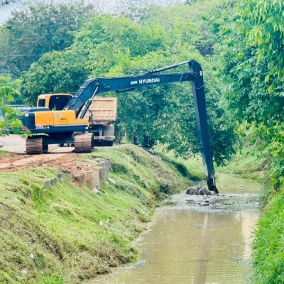 Saae/Sorocaba executa limpeza e manutenção preventiva de córrego Jardim Mathilde