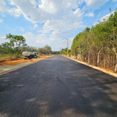 Prefeitura entrega a obra de pavimentação da Estrada do Paschoal Tigani no Jardim Santa Cecília