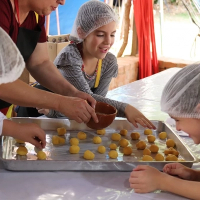 Oficina gratuita de culinária ensina receita de broa de milho na Biblioteca Infantil de Sorocaba na próxima quarta-feira (20)