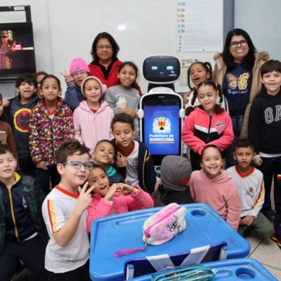 Robô garçom visita alunos da EM “Ary de Oliveira Seabra” nesta quinta-feira (25)
