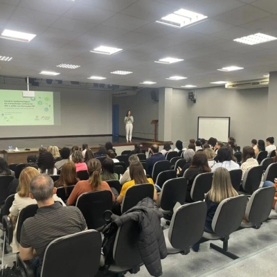 Prefeitura realiza formação sobre enfrentamento da transmissão vertical do HIV para profissionais da saúde