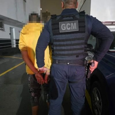 GCM apreende 410 porções de entorpecentes e detém homem por tráfico de drogas