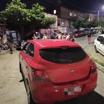 Motorista bate em viatura da GCM e abandona veículo após perseguição no Jardim Guaíba