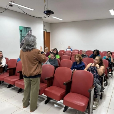 Clube do Idoso de Sorocaba tem roda de conversa em alusão ao Junho Violeta