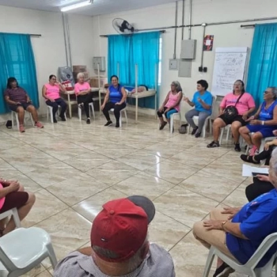 Grupo da terceira idade participa de oficina de memórias e atividades físicas no Cras Nova Esperança