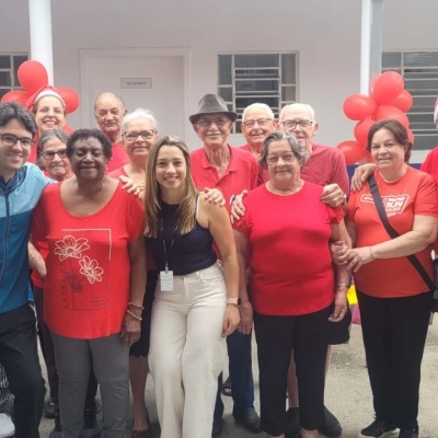 Grupo de ginástica para idosos e portadores de doenças crônicas da UBS Barcelona celebra fechamento das atividades de 2025 com confraternização