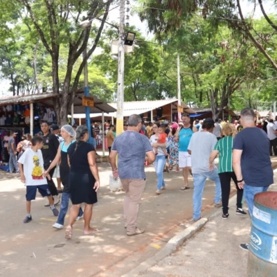 Espaço dos Barganheiros terá show de música sertaneja e unidade do “Médico na Praça” neste domingo (21)