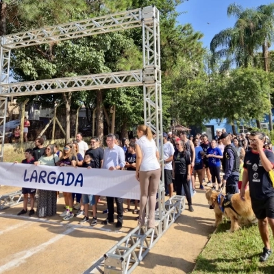 1ª edição do Autista Run reúne famílias e promove inclusão entre pessoas TEA no Centro Esportivo Vila Gabriel