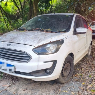 Prefeitura orienta sobre como informar casos de veículos abandonados em locais públicos