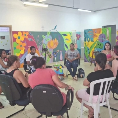 Cras Ana Paula Eleutério orienta população a respeito do programa Bolsa Família