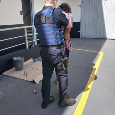 Homem procurado por dívida de pensão alimentícia é capturado com apoio da GCM na Vila Colorau