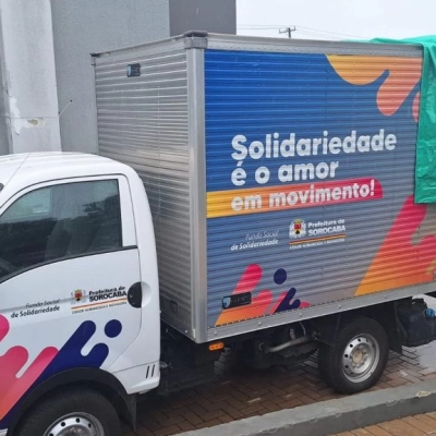 Secretaria da Mulher entrega cerca de 300 cestas básicas para famílias atendidas nos 12 Cras da cidade