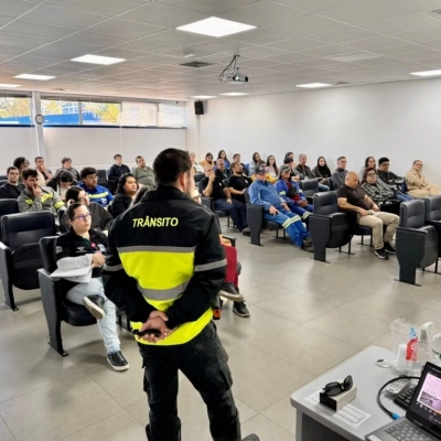 Servidores do Saae/Sorocaba têm palestra de educação no trânsito como parte do ‘Maio Amarelo’