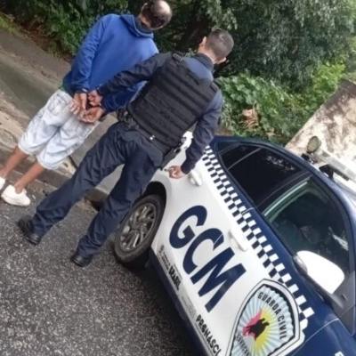 GCM captura procurado por roubo em área de mata no Jd. São Guilherme