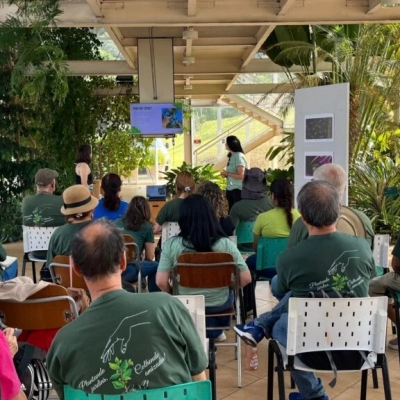 Clube de Jardinagem participa de oficina de enxertia no Jardim Botânico de Sorocaba