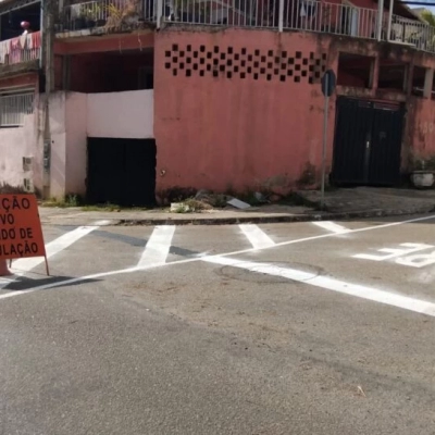 Semob implanta mão única em três vias do bairro Wanel Ville