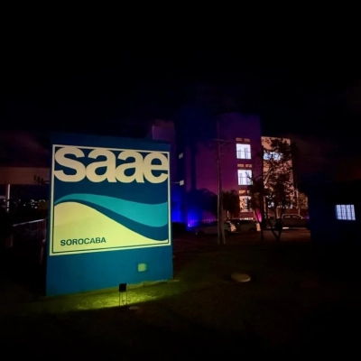 Saae/Sorocaba exibe iluminação especial em alusão ao Maio Amarelo