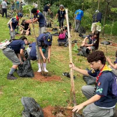 Prefeitura de Sorocaba e Rotary Club realizam plantio de 121 árvores nativas no Éden