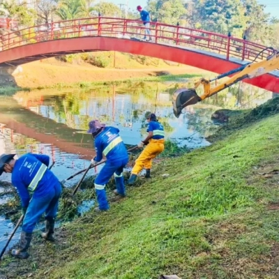 Saae/Sorocaba finaliza a limpeza de bacia de contenção no Parque Kasato Maru