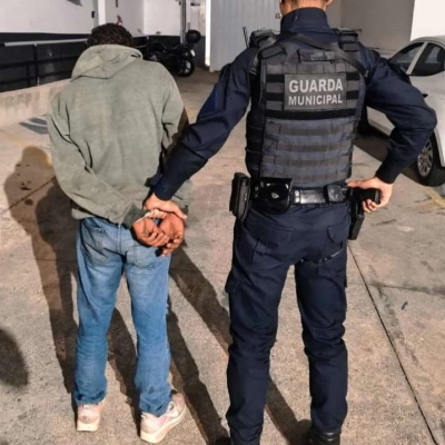 GCM flagra furto em escola estadual na Zona Oeste e prende acusado