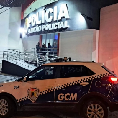 GCM detém homem por dano em patrimônio público na Praça Coronel Fernando Prestes