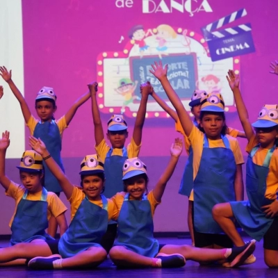 4º Festival de Dança com alunos da rede municipal de ensino teve apresentação final nesta quarta-feira (12) no Teatro Municipal