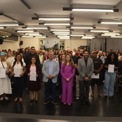 Prefeitura entrega 20 selos “Feira Legal” e 87 Termos de Autorização de Uso aos trabalhadores da categoria