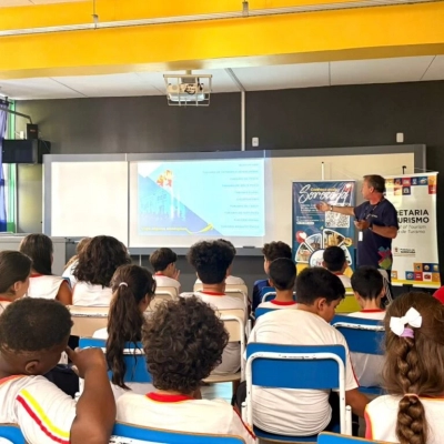 “Turismo Vai à Escola” leva conhecimento e integração à E.M. “Jaci Dourado Matielli”