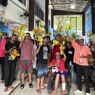 Pessoas em situação de rua de Sorocaba recebem ovos de Páscoa em ação solidária