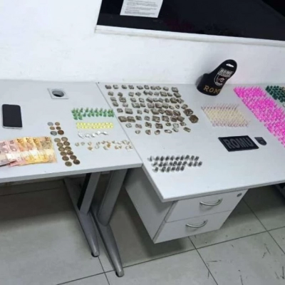 GCM apreende quase mil porções de drogas e detém suspeito por tráfico na Vila Hortência