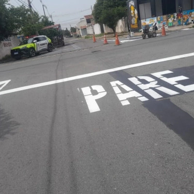 Semob implanta mão única de trânsito em rua no Jardim Novo Horizonte