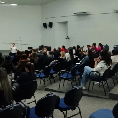 Conselho Municipal da Pessoa Idosa, com apoio da Secid, realizou palestra sobre “Síndrome de Burnout” nesta quinta-feira (21)