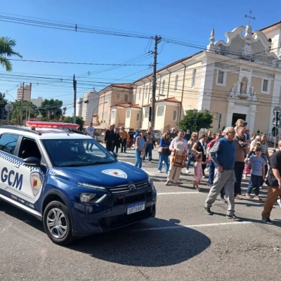 GCM de Sorocaba dá apoio durante Procissão de Corpus Christi da Paróquia São Carlos Borromeu