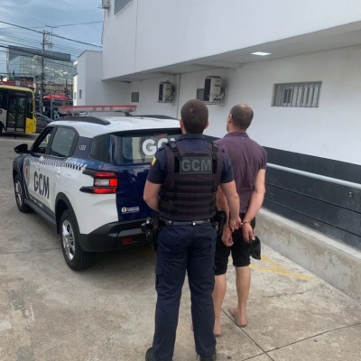 GCM atende “Protege Mulher” e detém homem por descumprir medida protetiva no Jd. Casa Branca