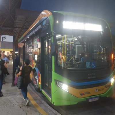Ônibus Sensorial e Linha Rosa completam dois meses de operação contínua