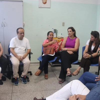 Secretaria da Mulher realiza encontro formativo com profissionais de saúde da Policlínica e foco em perda gestacional