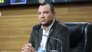 Dylan Dantas solicita esclarecimentos sobre possíveis atrasos nos repasses a hospitais e creches